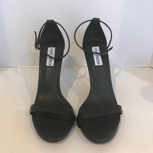 Steve Madden Black heels